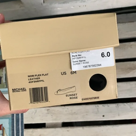 Michael Kors Nori Leather Ballet Flat Women's size 6.0 - Picture 9 of 9